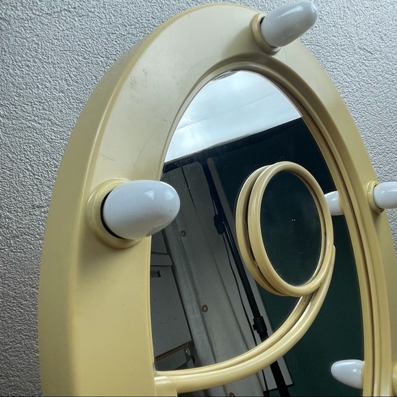 Vintage l 60s Femme-Lite Oval Hollywood Glamour Gal Pinup Lighted Vanity Mirror - Picture 7 of 14